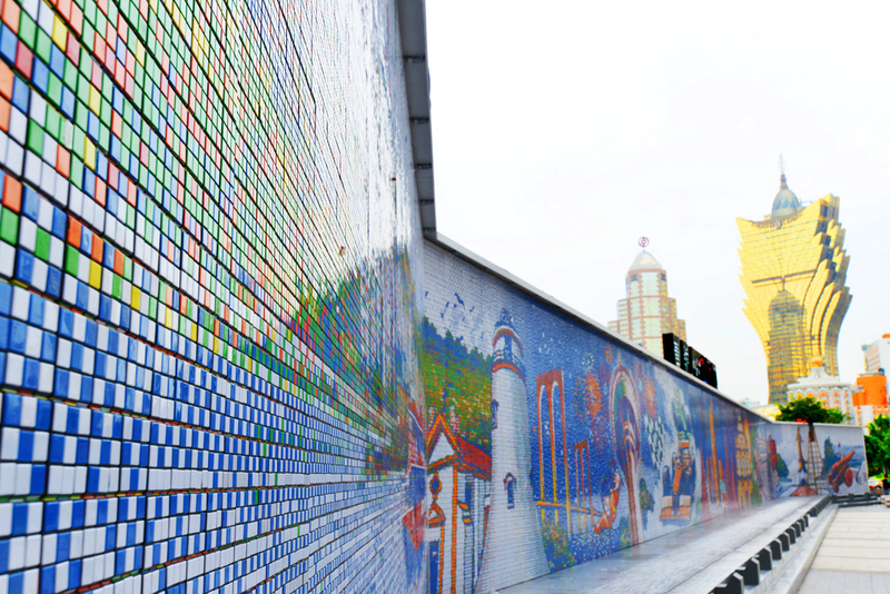 Illustration for article titled El mayor mosaico del mundo hecho a base de Cubos Rubik